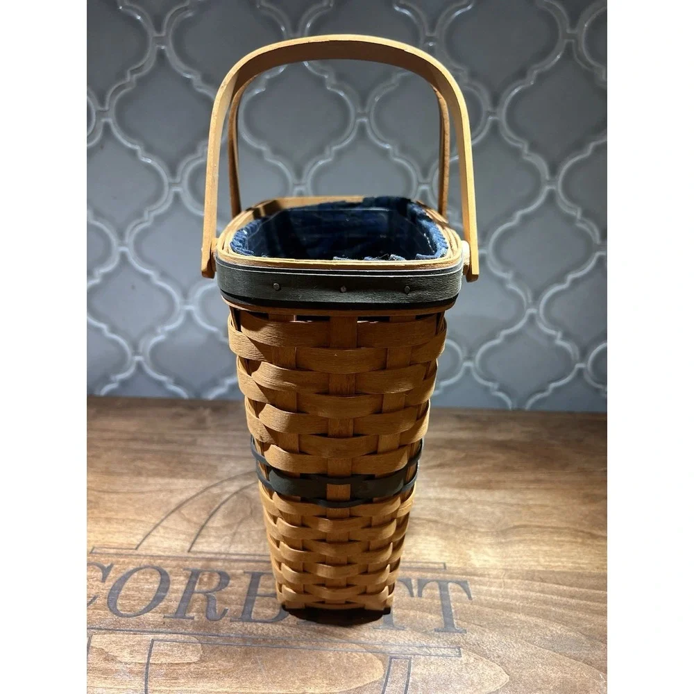 Longaberger Basket Collectors Club With Plaid‎ Liner And Plastic Protector